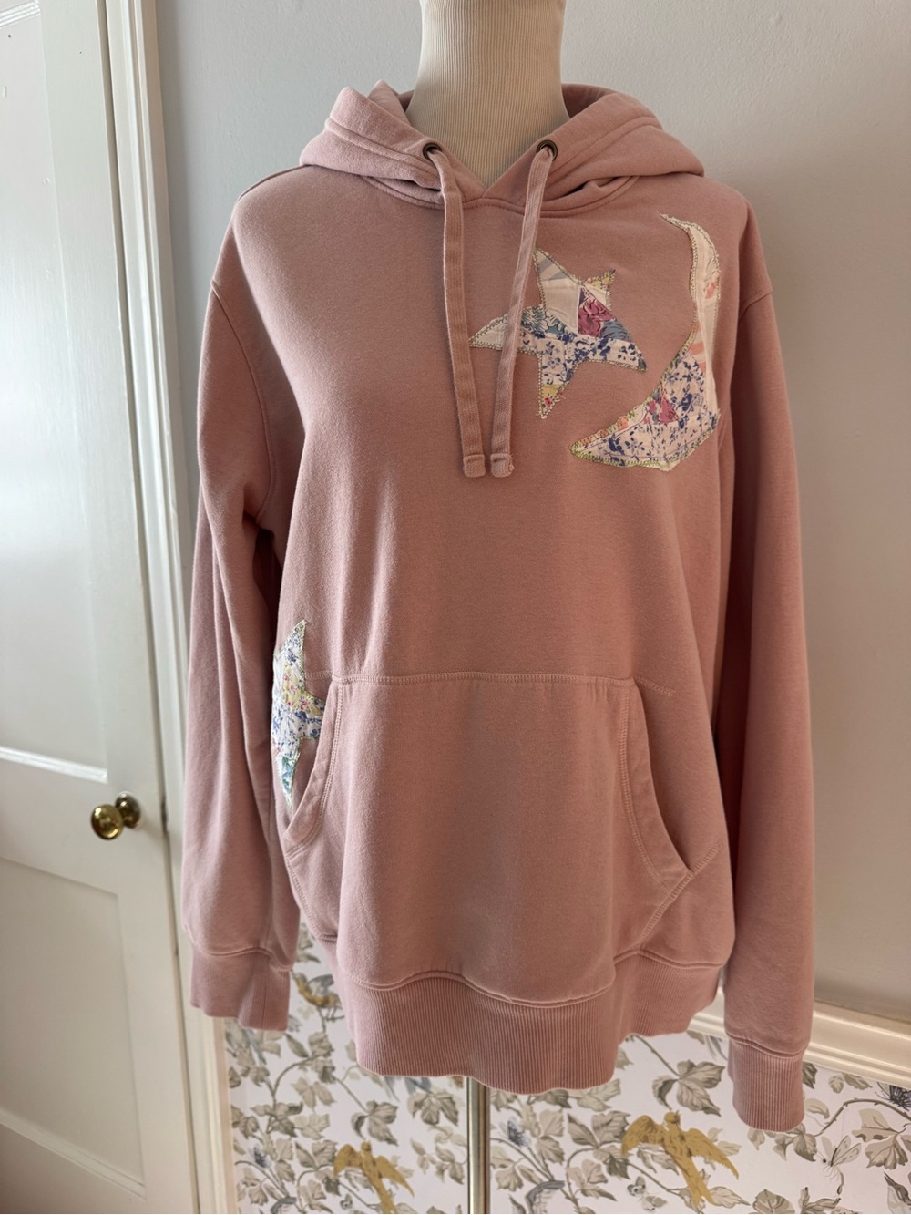 Goodfellows XL Women's Pink Hoodie Sweater with Patch Appliqué